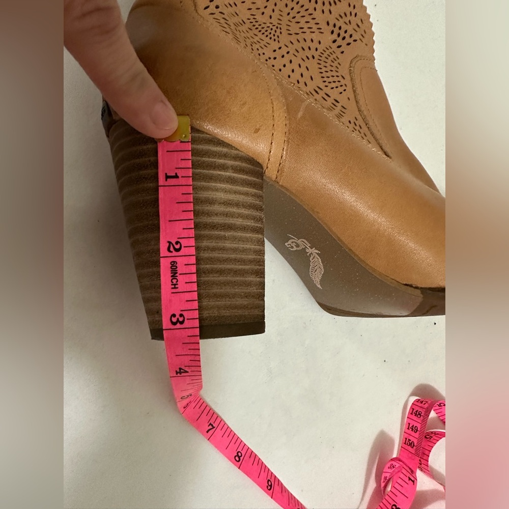 UGG booties size 9.5 - Picture 15 of 15